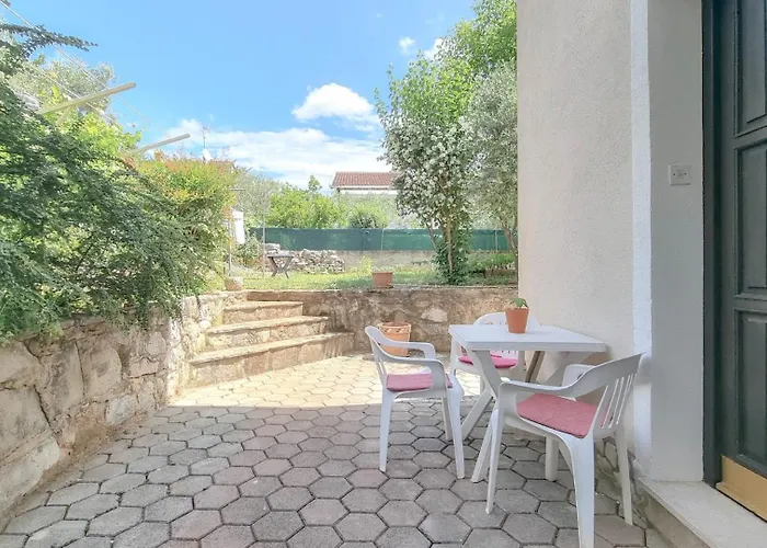 Appartement Mirjana Two *