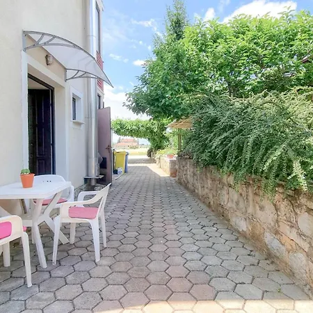 Mirjana Two Daire Novigrad Istria